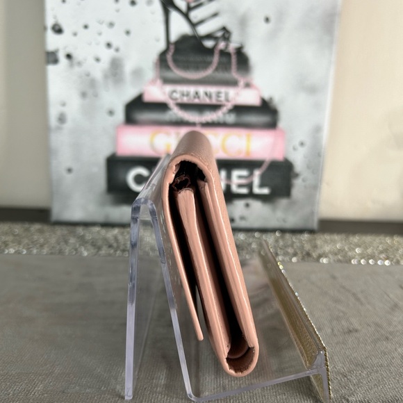 Louis Vuitton Capucines Taurillon Compact Wallet Magnolia Pink w/ COA - Picture 4 of 12